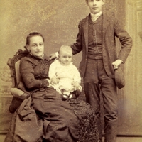 lg-frances-parkinson-keyes-with-her-mother-and-stepbrother-1107.jpg